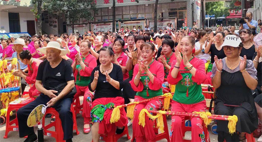 溆浦县卢峰镇屈原社区养老服务综合运营合作签约仪式圆满举行