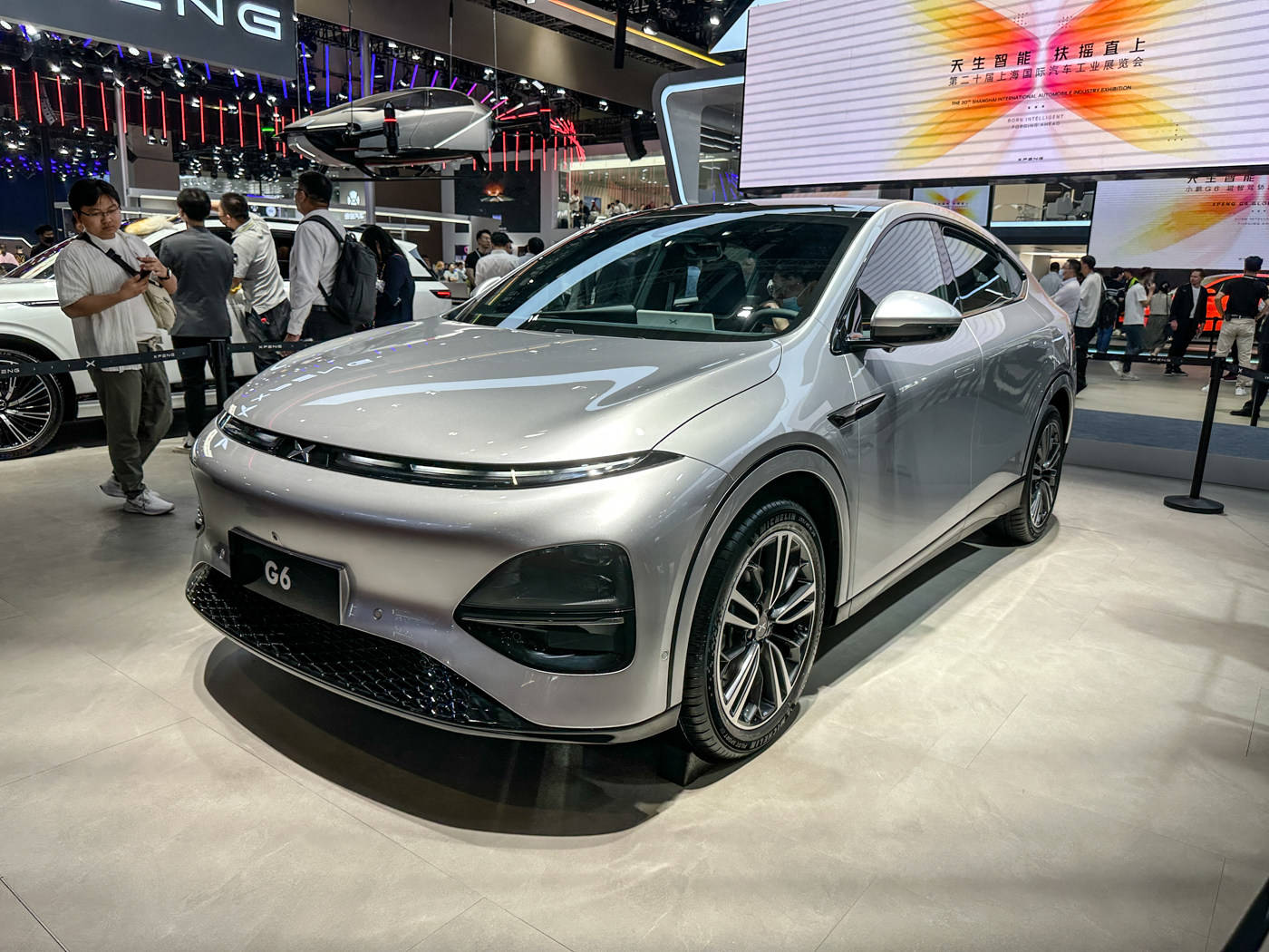 这智己suv不止高颜值 800v平台实力真行!_搜狐汽车_搜狐网