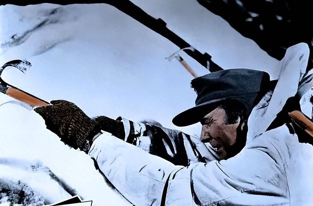 经典二战电影《血染雪山堡》:盟军七军深入虎穴,剧情一波三折_战争