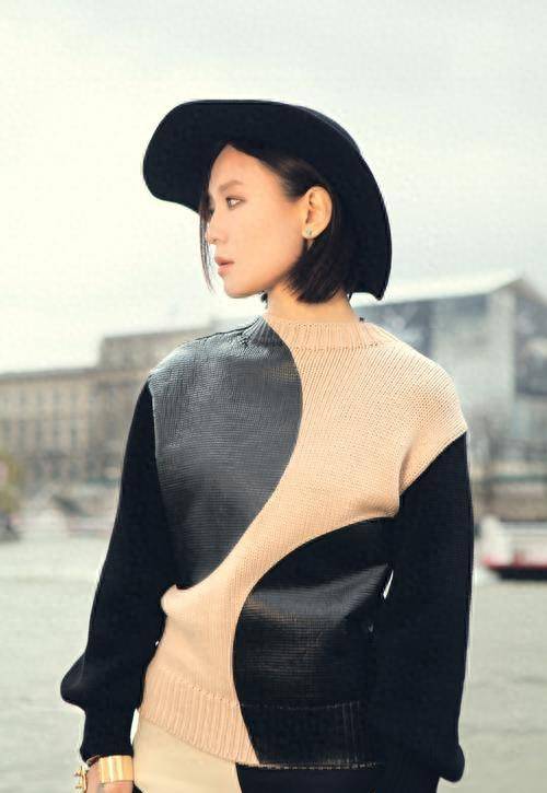 总的来说,吉克隽逸和周笔畅都是中国音乐界的璀璨之星.她们用自