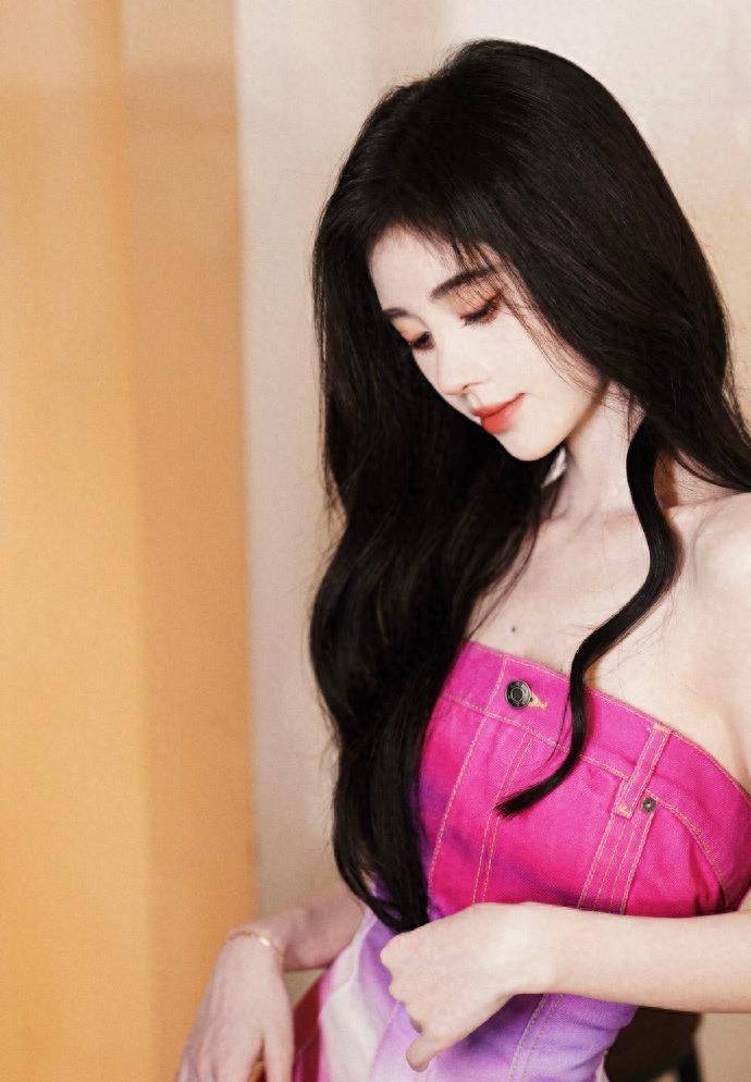 鞠婧祎紫高,美腿,玉足,美女四千年名声实至名归,腿也很长_表演_魅力