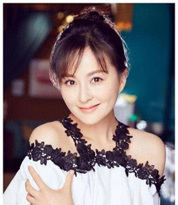 被富豪老公苦追十年才结婚,婚后被宠成公主_戴娇倩_杨健_电视剧