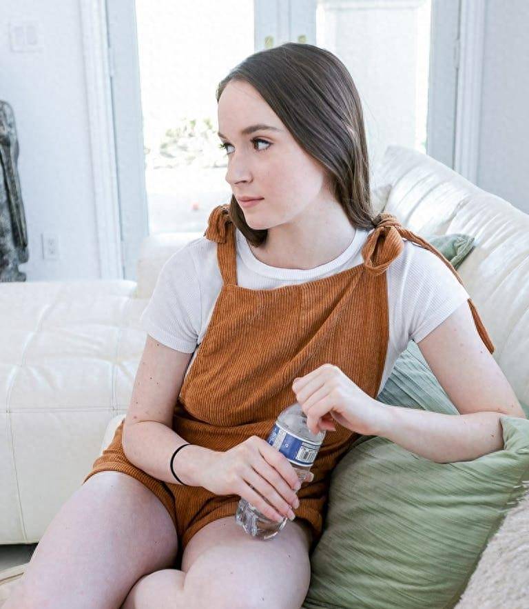 摩尔(hazel moore),一个热爱运动的漂亮女孩_媒体_电影_社交