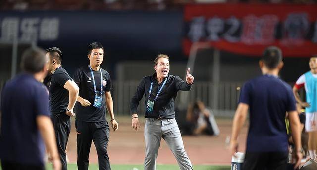 下午3點！上海海港做出正確決定，哈維爾穩固帥位，球迷安心了