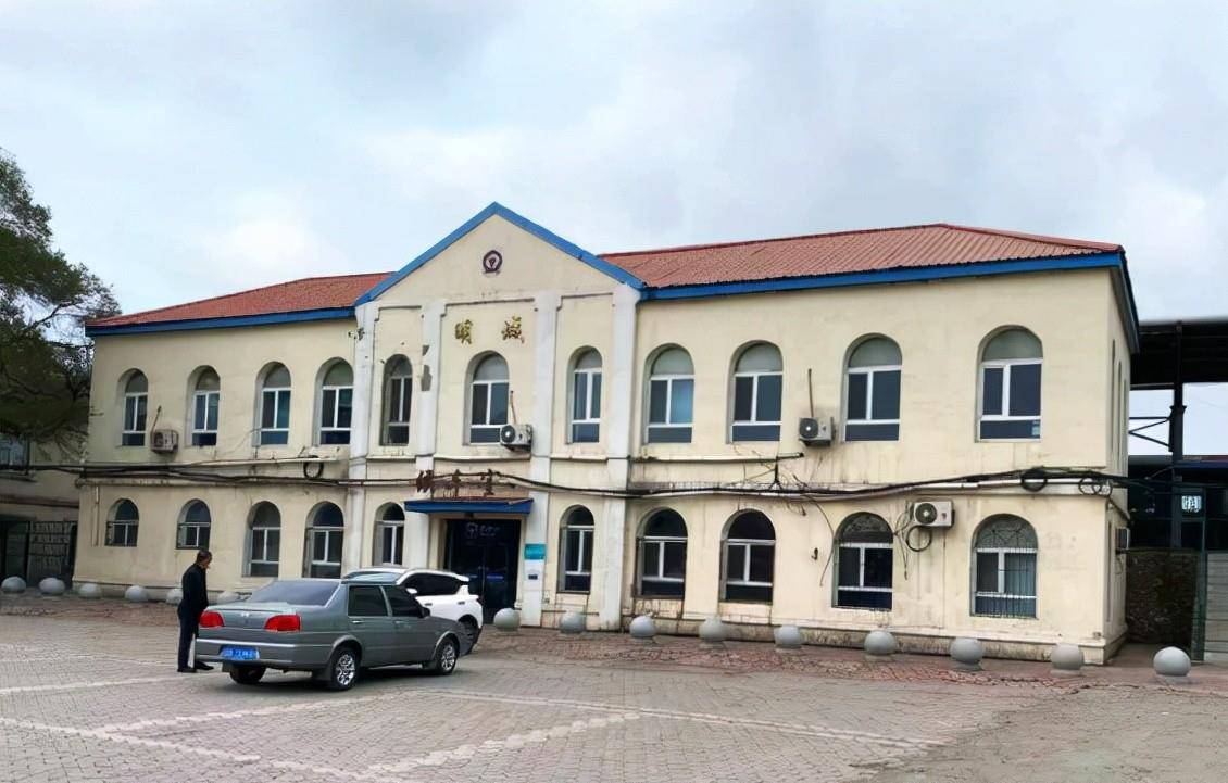 吉林市通往梅河口的铁路上,许多漂亮的火车站站舍已经成为回忆_吉海