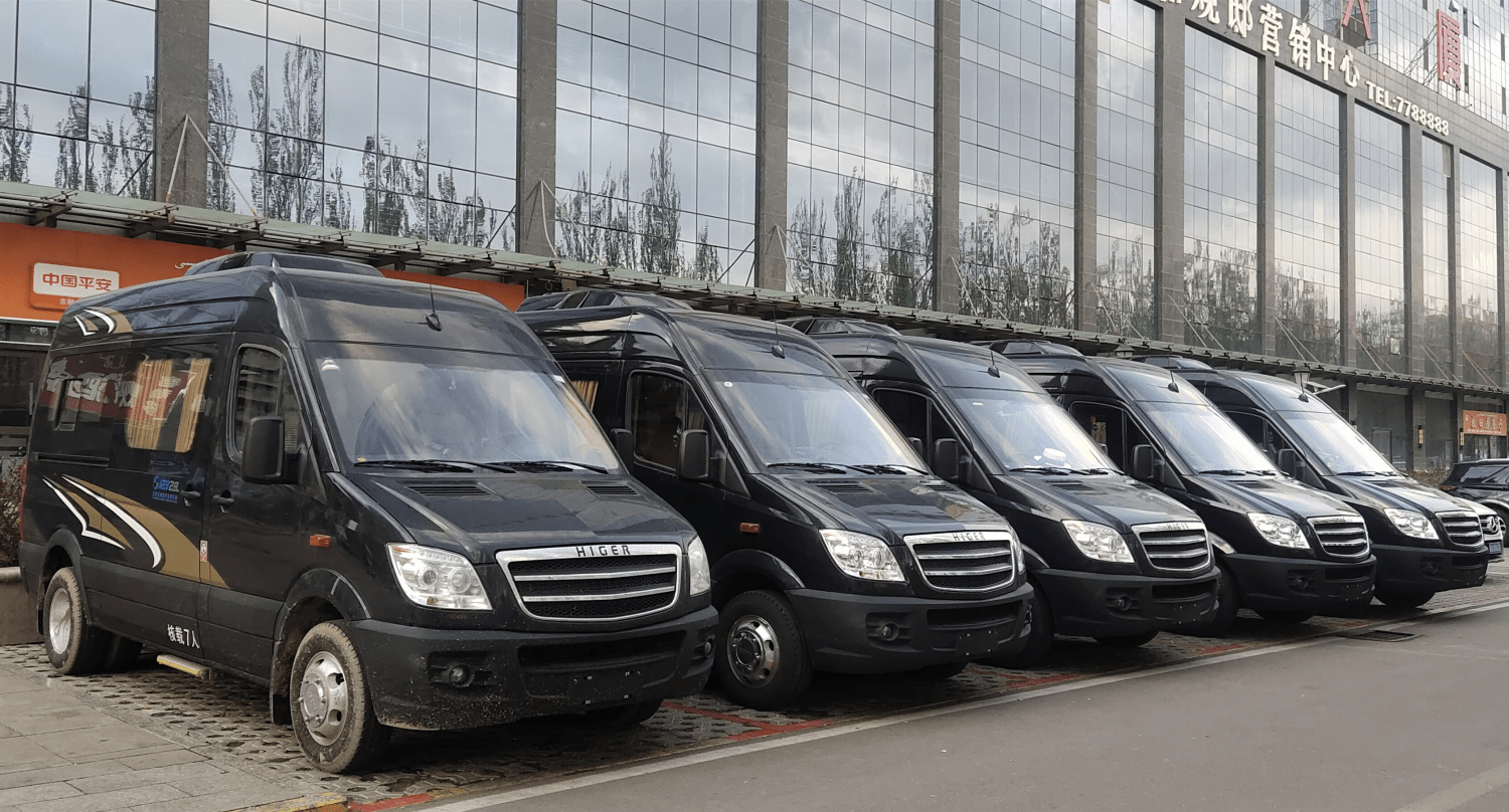 海格睿星7座商务车帮助南松旅游在新疆旅游市场站稳了脚根,闲不住的马