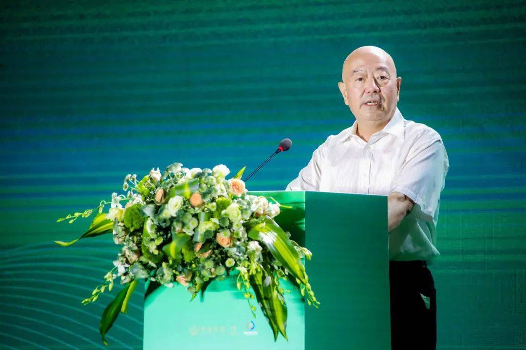 吴向东赞"无冕",王新国称"标杆",这支酱酒啥来头?_郑光先_贵州_茅台