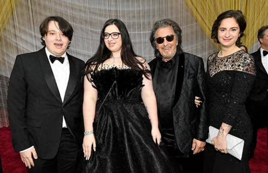 影帝阿尔帕西诺和29岁女友突然宣布分手,9月前俩人孩子才刚出生_努尔