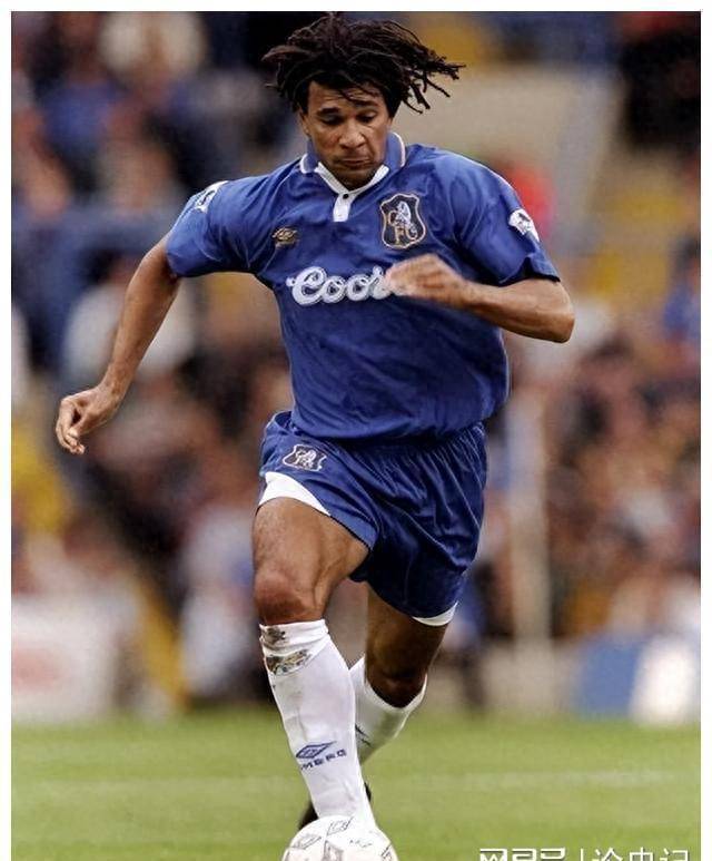 从米兰到桑普多利亚再到切尔西,古利特以教练兼球员的身份给人们展示