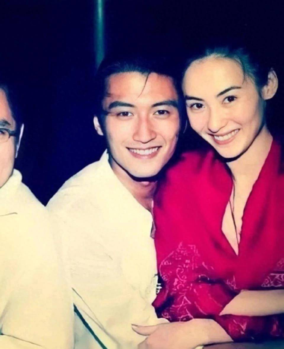 "陈小春与小青霞的曼谷回忆:友谊与爱情的界限"_张柏芝_应采儿_经历