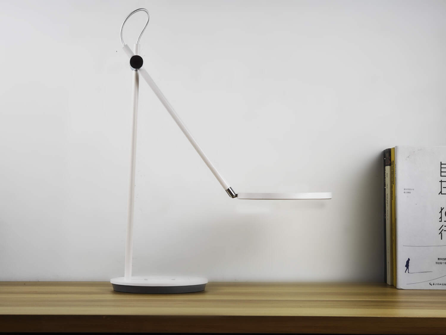 无眩光、无可视频闪,书客护眼灯L1体验,99.8%还原自然光