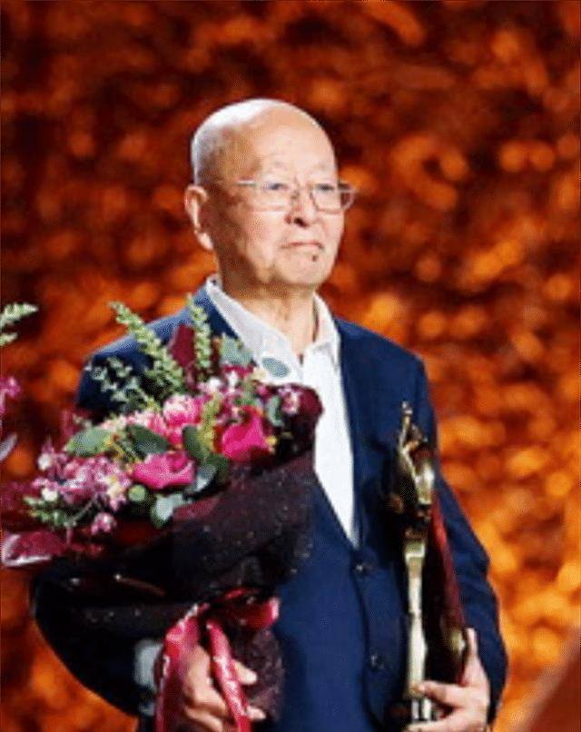 王铁成:一生扮演周总理,曾获双料影帝,却为痴呆儿子两次息影_照片