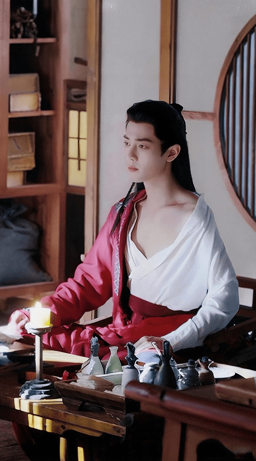 《玉骨遥》肖战唯一的红衣造型,从高冷少司命变成调皮的时影!