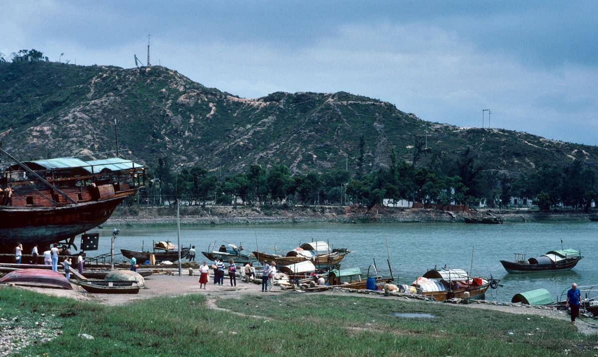 老照片:1984年的深圳,发展刚刚起步,看起来还像一座小县城_街景_珠江