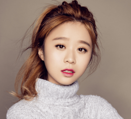 生活中的董慧气质也很好,感觉和林心如很像,气质总是那么安静优雅.