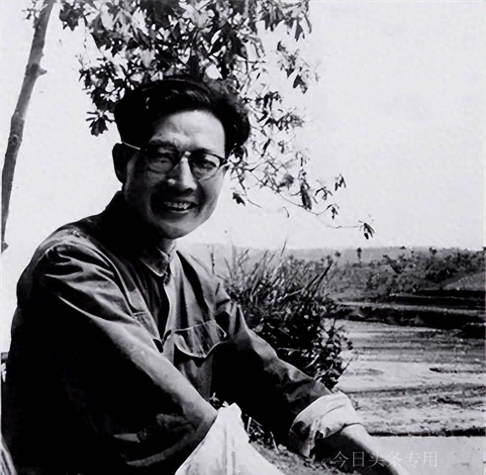 周立波不幸离去,生前交代将一生资产捐给地方_国家_精神_祖国