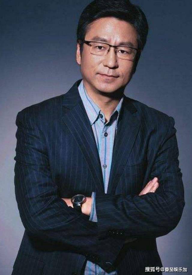 白岩松则是著名的央视主持人,评论员和新闻记者.