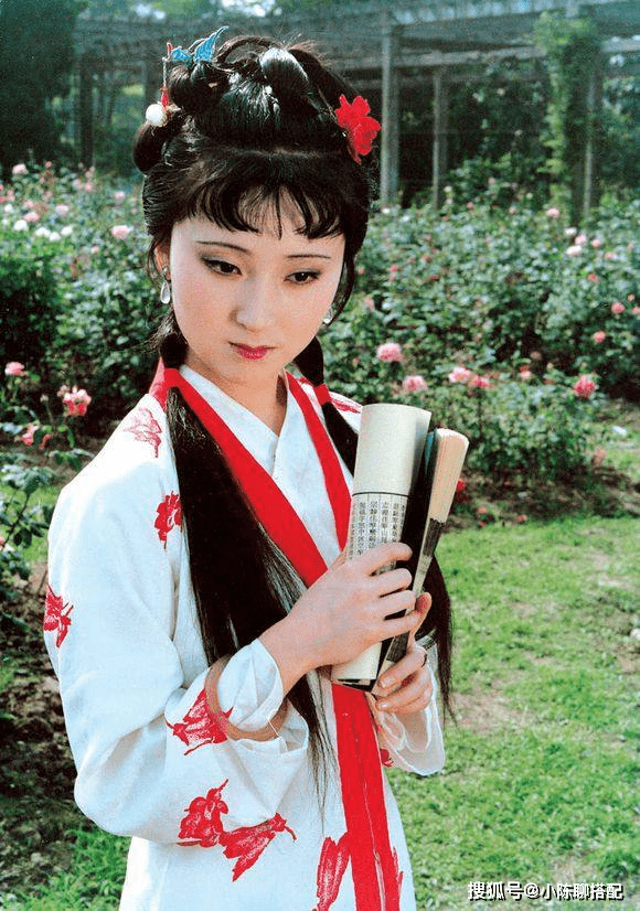 陈晓旭_旗袍_显得