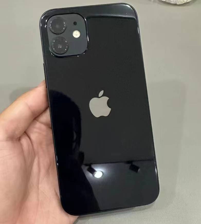 手持iphone12 有必要换iphone15 pro吗?_手机_的设计_采用的