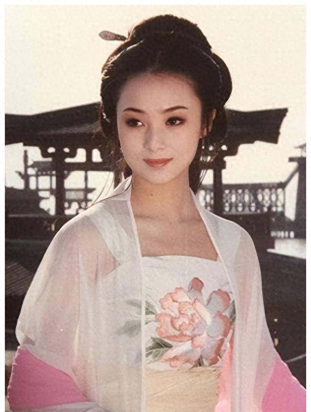 的8位女明星,个个都是老烟工具,有的还让人意想不到_生活_蒋勤勤_那英