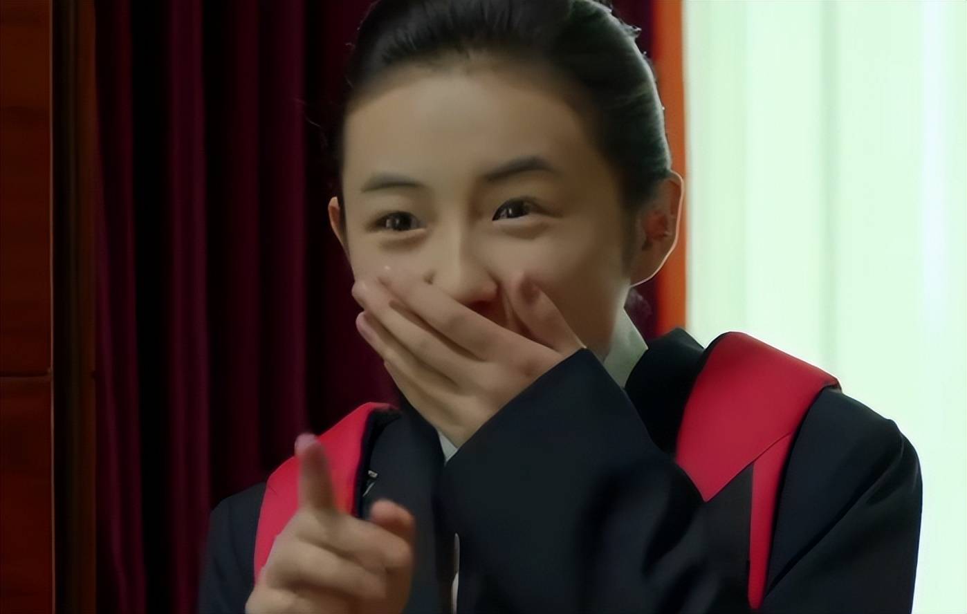 演活一个"思诺"就够了,张子枫却演活6个角色,每个都惊艳四座_观众