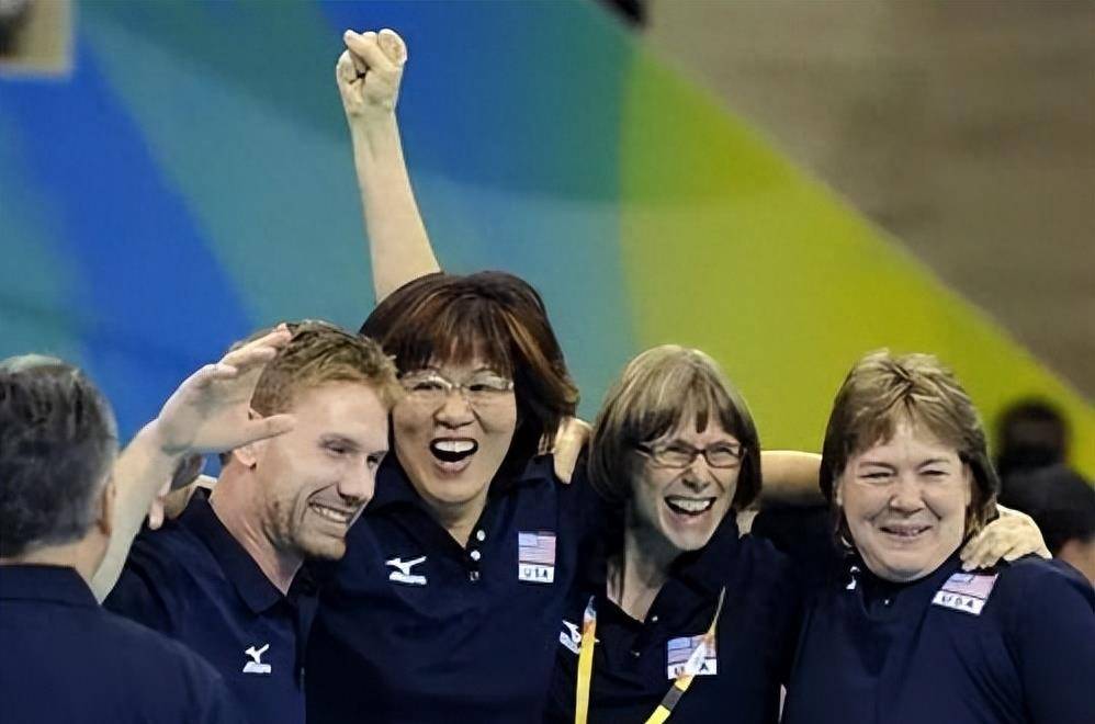 郎平因"执教国外"深夜发文,引发网友争执_体育_女子_成绩