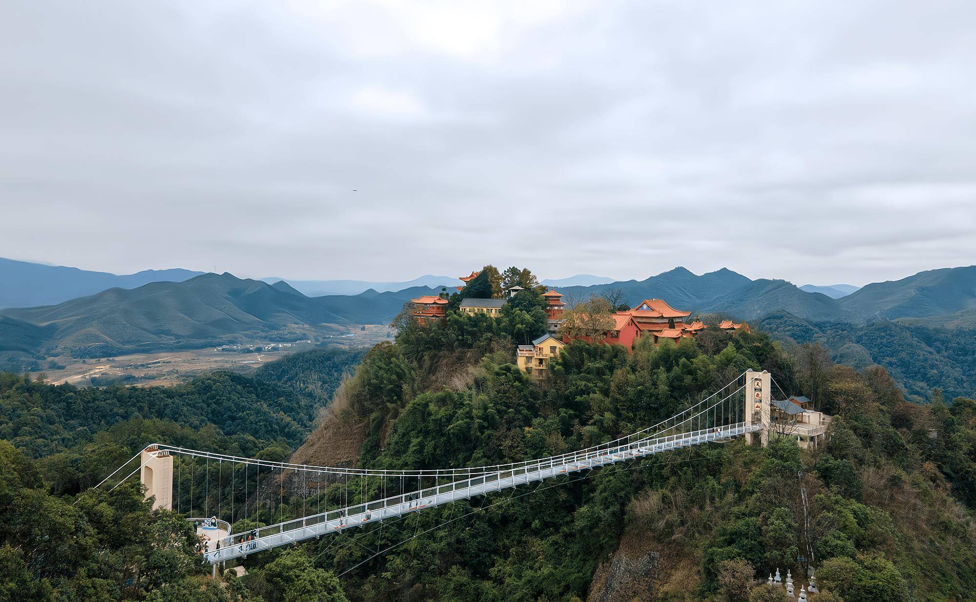 全南名胜古迹天龙山,赣州新晋网红打卡点,恍若走进武侠世界里_玻璃