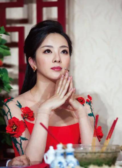 北大才女李思思差点成为谋女郎转身变主持,为了孩子放弃事业成为好