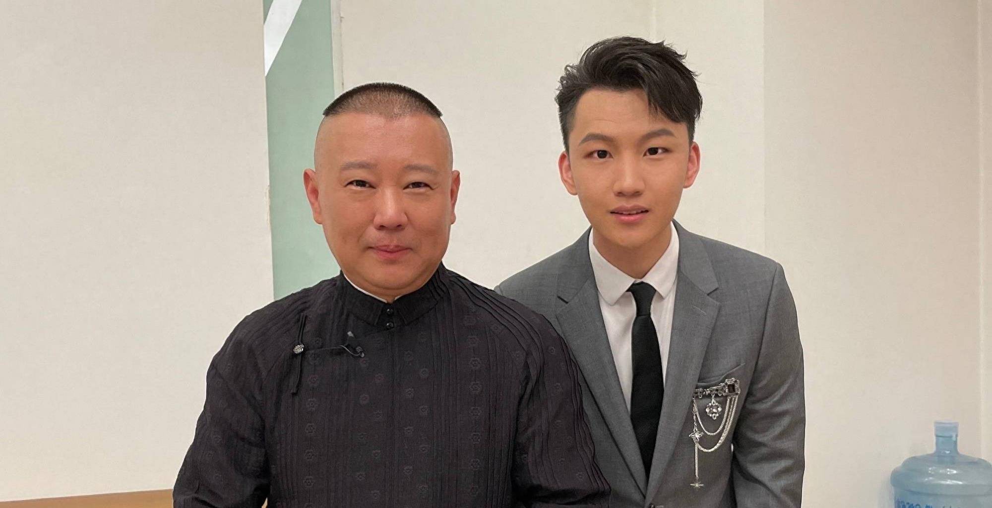 刘筱亭初次见到岳云鹏时,被岳云鹏嫌弃太黑了,二哥不记仇_师叔_节目