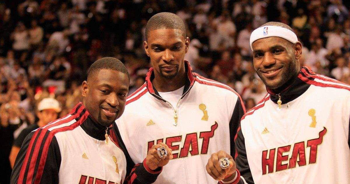 詹姆斯四个冠军有三个是抱团来的,韦德因他历史地位不升反降?