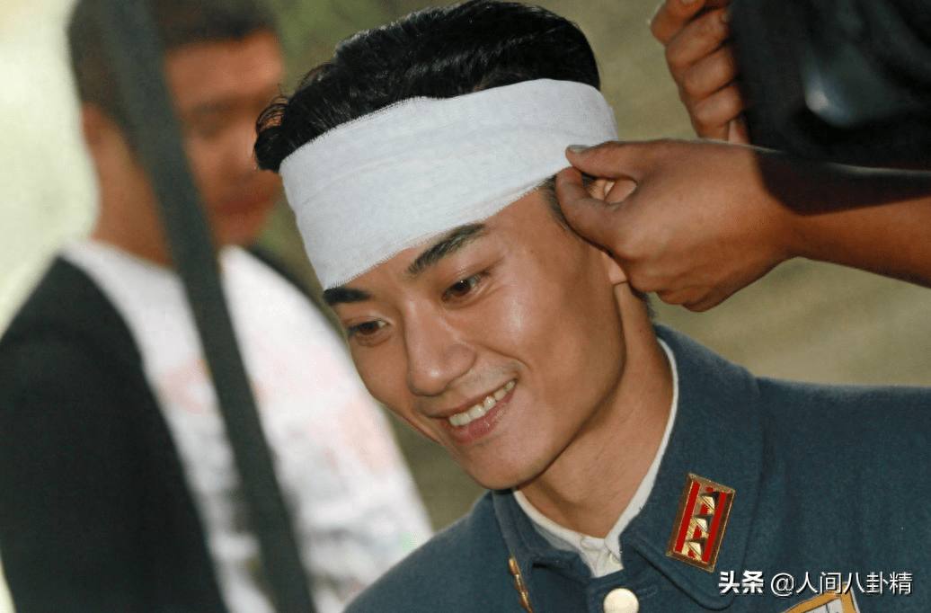 剧本来者不拒,饰演角色光靠卖情怀_演技_李立群_何云伟