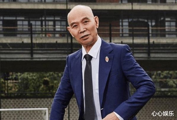 地方著名演员李伯清,已经选择了退休,不过他的精神消息每一个人_时候