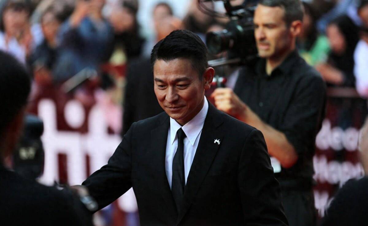 刘德华出席第48届多伦多电影节《红毯先生》首映红毯