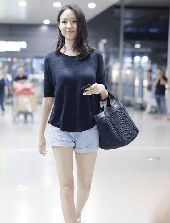 名模张梓琳罕见晒俩娃!