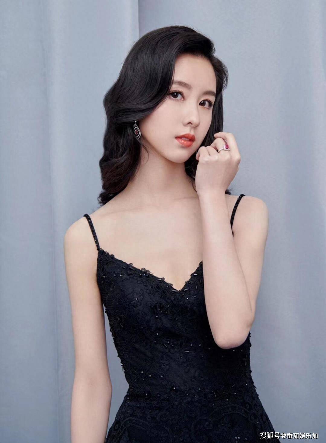 知名演员陈都灵p图为关晓彤过生日,对方视若无睹,评论区沦陷_照片