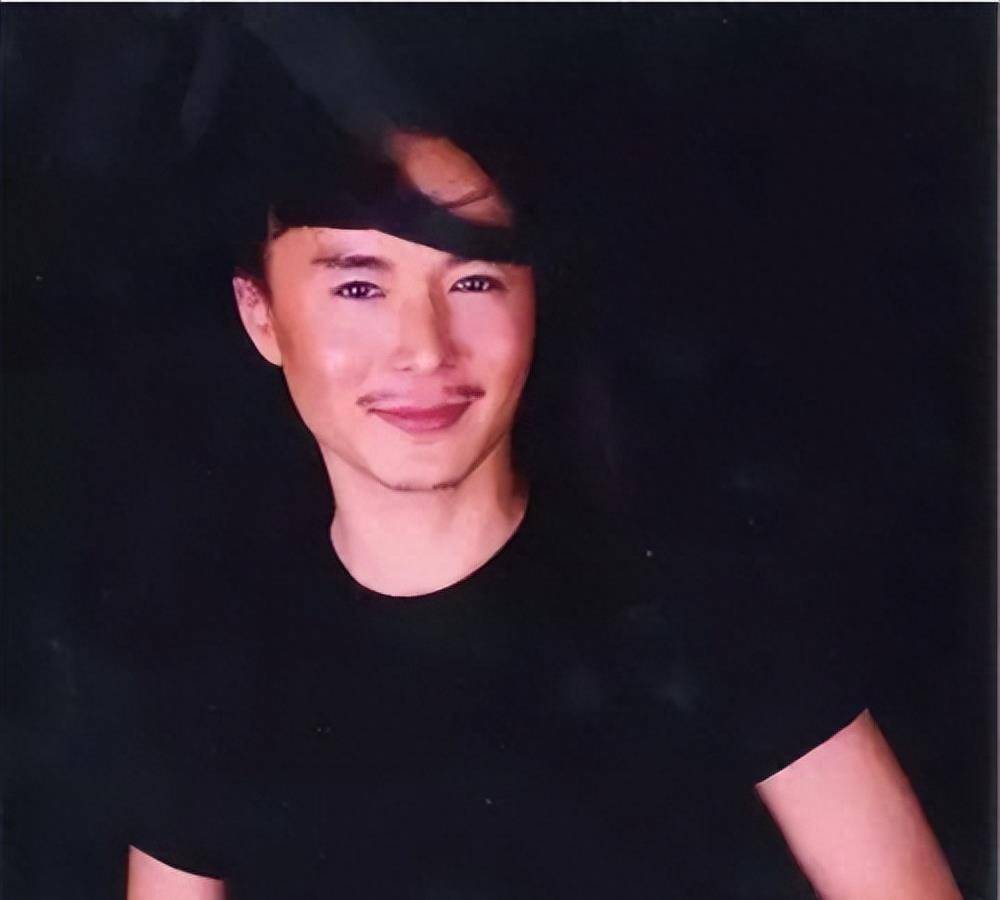 歌手周峰:深圳街头神秘失踪, 9年下落不明,连家人都找不到_音乐_创作