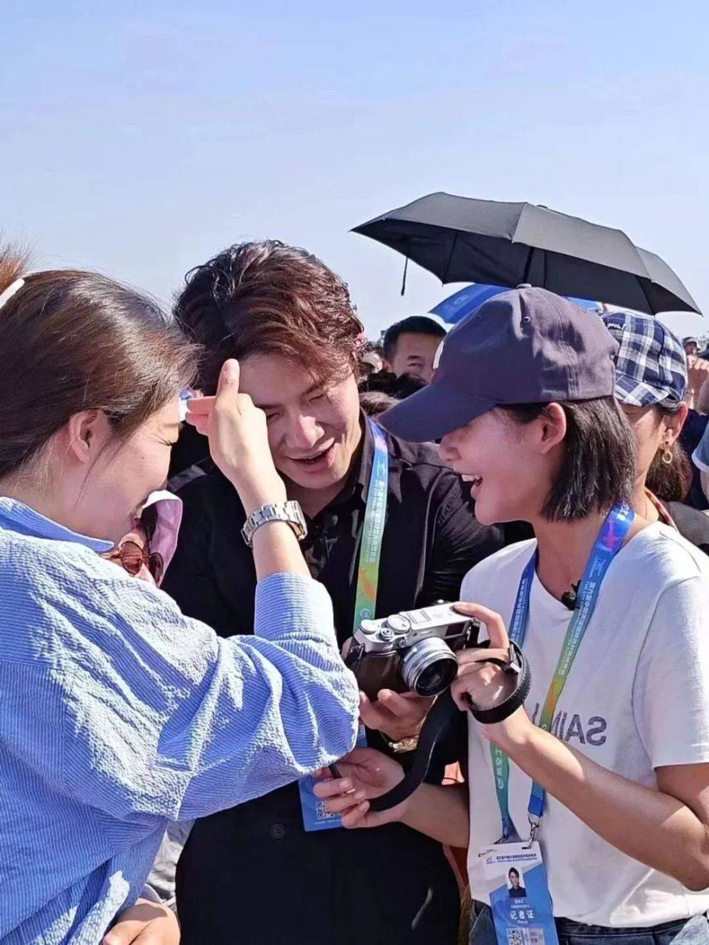 主持人王野,苗译文带"海粉儿"免费看"直博"_活动_直升机_天津