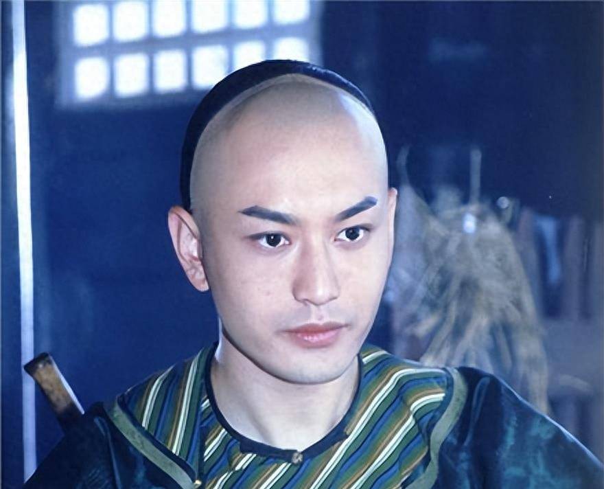随后出演了《神枪手》,《神雕侠侣》和《天龙八部》