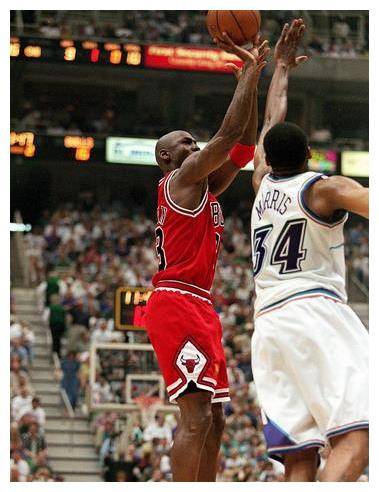 2003年的邓肯:当时,罗宾逊正处于退休边缘,所谓的双塔只是一个笔名.