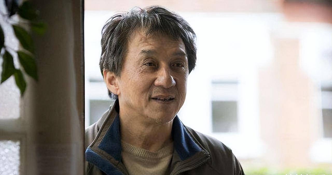 成龙:它是我一生中最大的遗憾,多次拒绝移民邀请,名利双收不快乐_发展