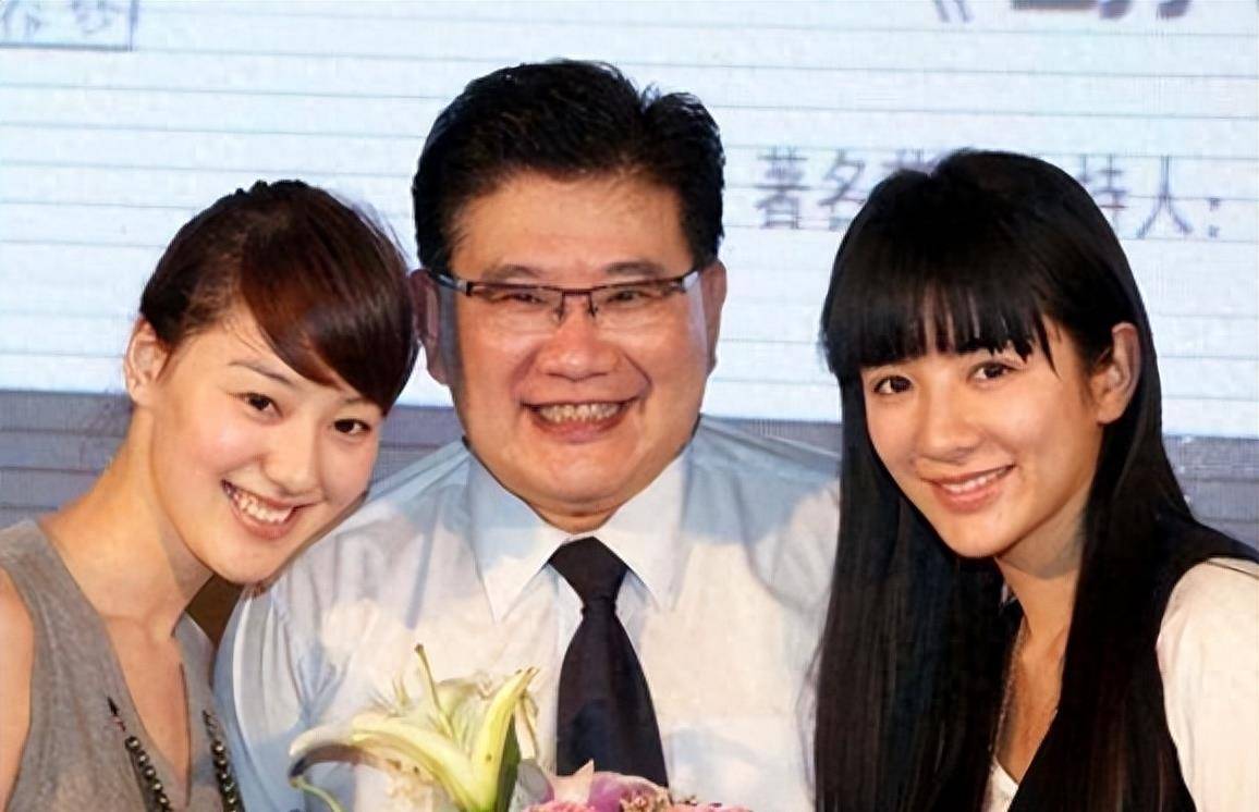 王冠无法表达内心的痛苦_节目_合作_曹可凡