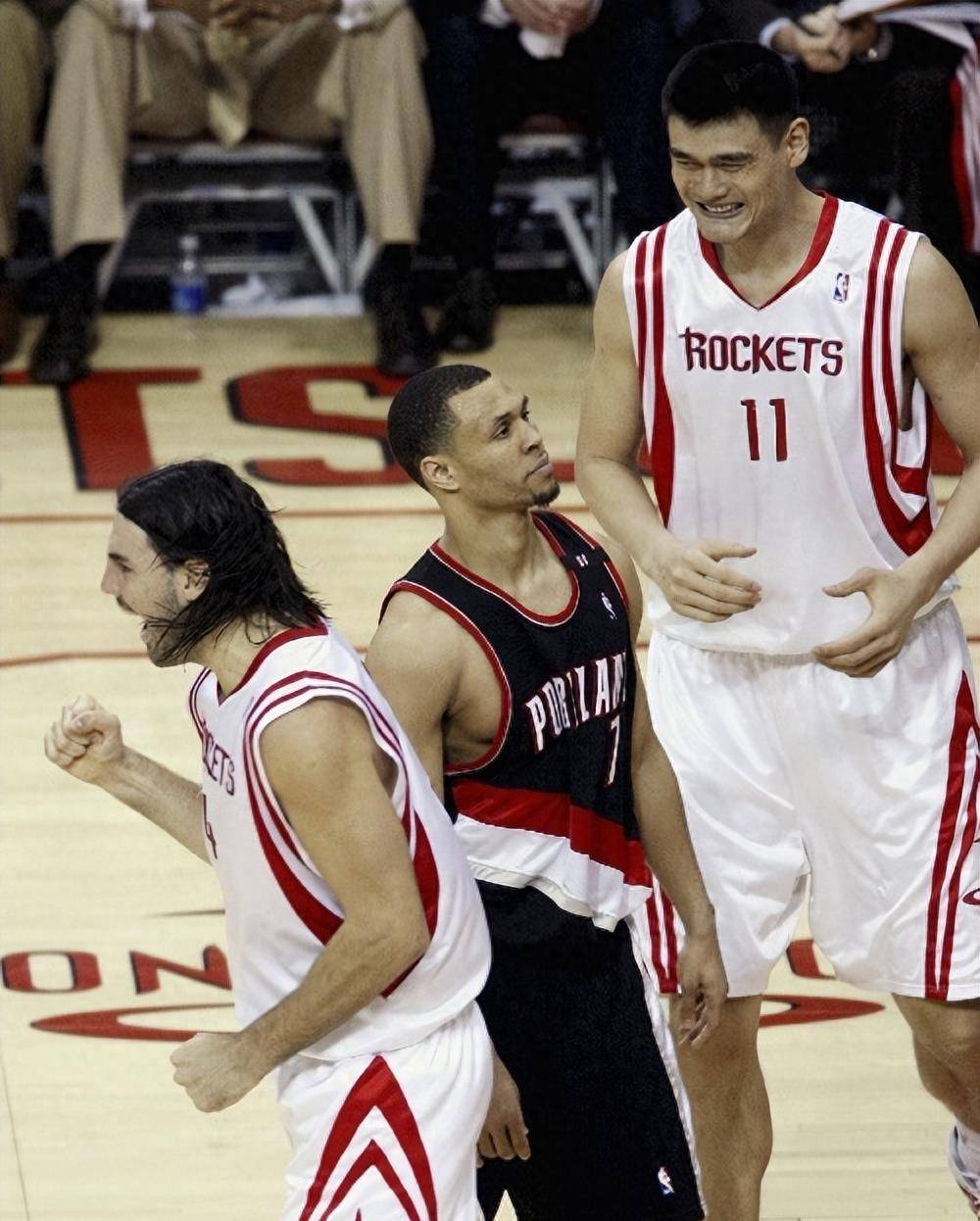 斯科拉716分,大加482分,谁注意姚明场均得分!_篮球界_能力_赛场