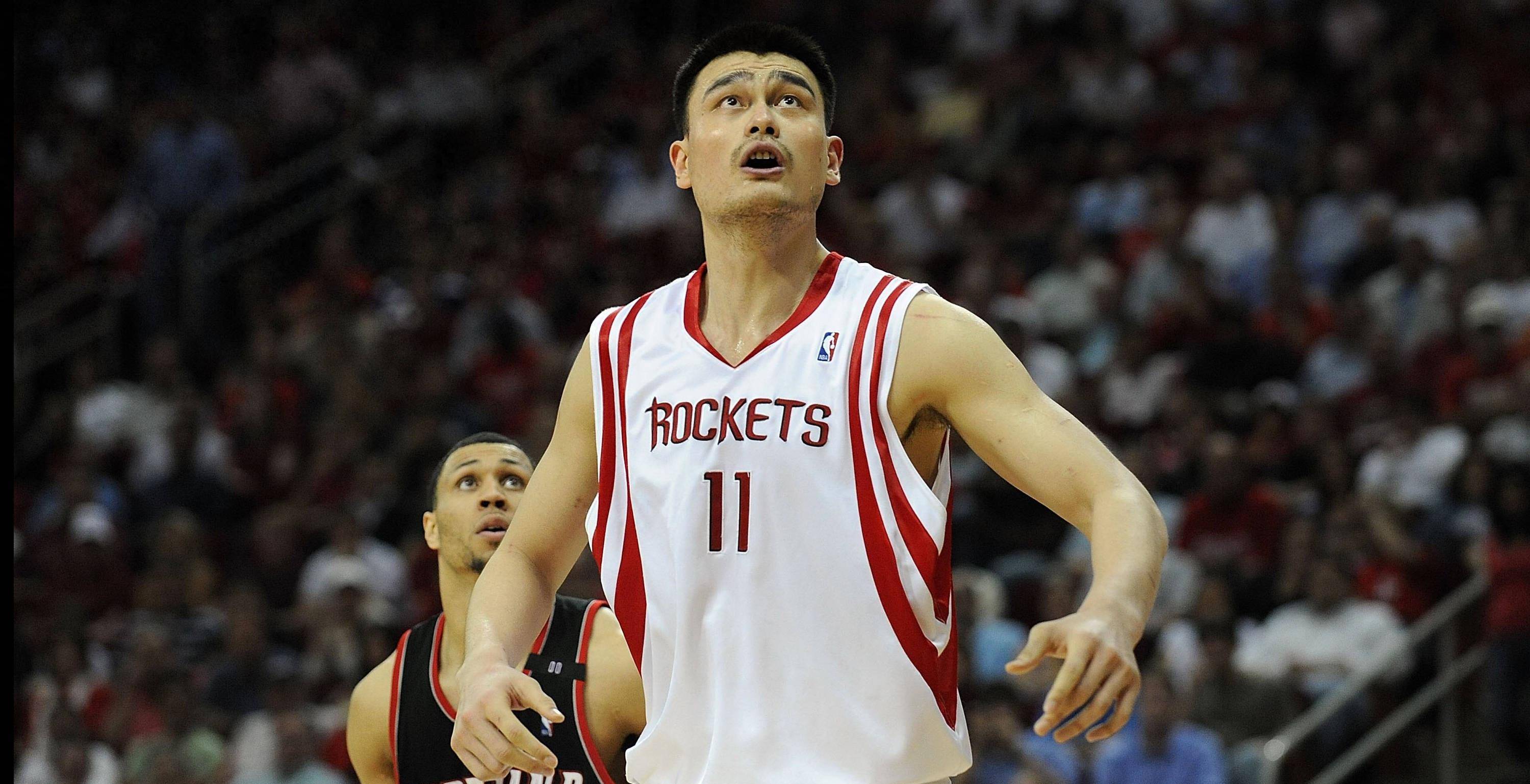 祸害王治郅,逼得姚明退役,他仅凭一己之力让我们篮球倒退20年!