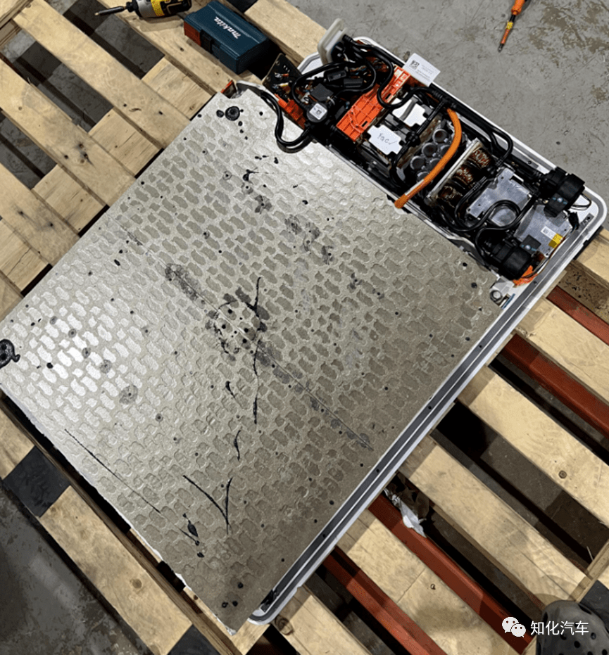 特斯拉powerwall2的拆解_搜狐汽车_搜狐网