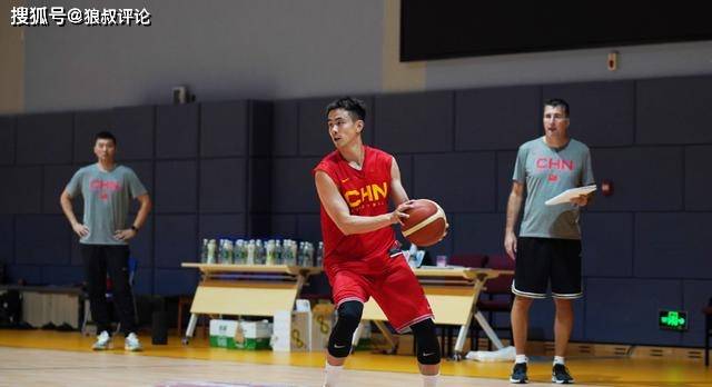 赵继伟实际上也是国家队的常客,他先后经历了宫鲁鸣,李楠,杜锋,乔尔杰