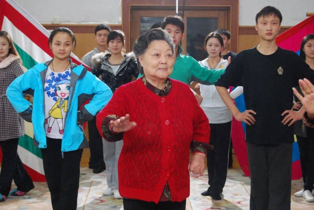 坎坷的豫剧名家马金凤:永远的"穆桂英",两场婚姻4个儿女_合利_演出