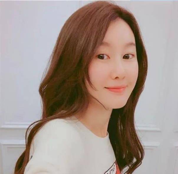 世界小姐亚军,公司老总,白富美冯清爱上王宝强,她到底图什么?