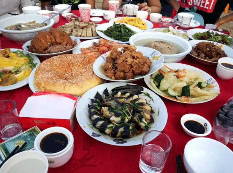 福建厦门2500块16个菜的酒席走红,佛跳墙是开胃小菜,太豪横了_价格