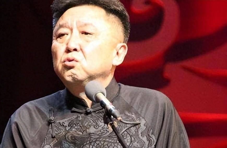 同是师承相声大师石富宽,为何于谦经常提起师父孙越却闭口不提?