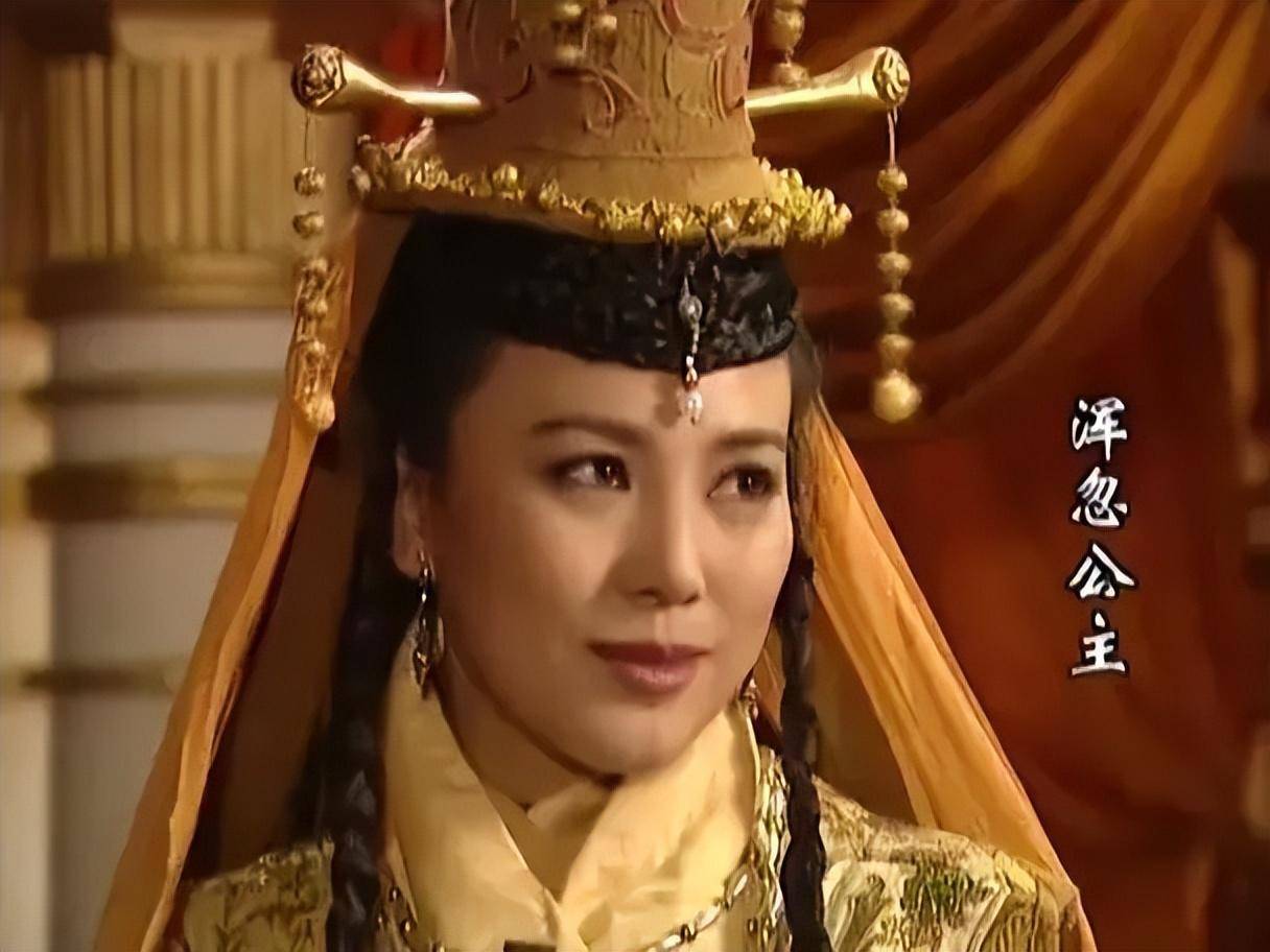 屈出律的老婆是谁?